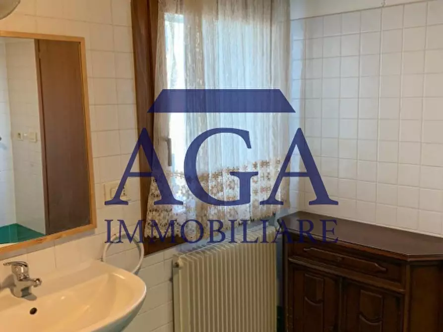 Immagine 25 di Appartamento in affitto  a Conegliano