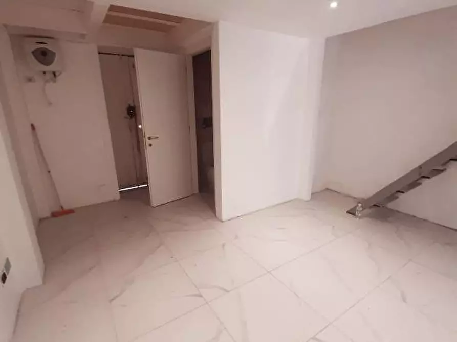 Immagine 7 di Negozio in affitto  in Via Casoretto  a Milano