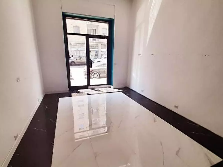 Immagine 8 di Negozio in affitto  in Via Casoretto  a Milano