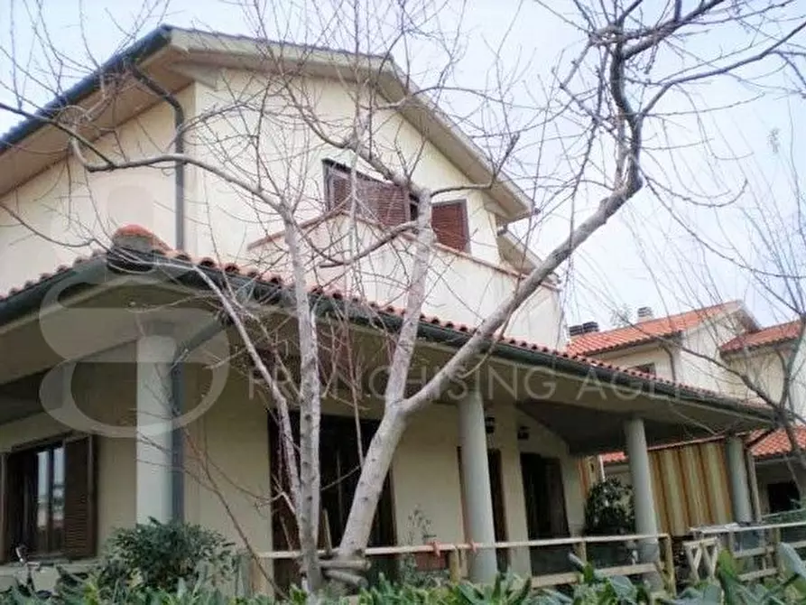 Immagine 1 di Villa in vendita  a Follonica