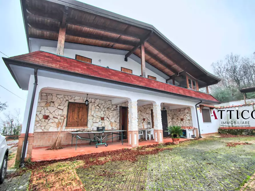 Immagine 1 di Villa in vendita  a Capriglia Irpina