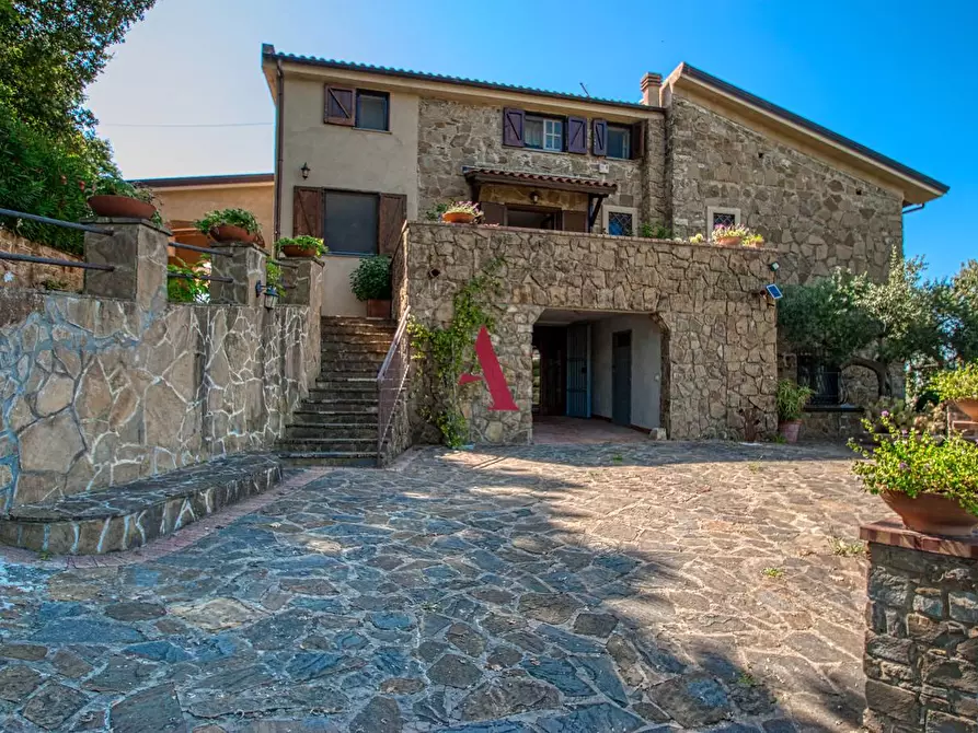 Immagine 1 di Villa in vendita  a Castellabate