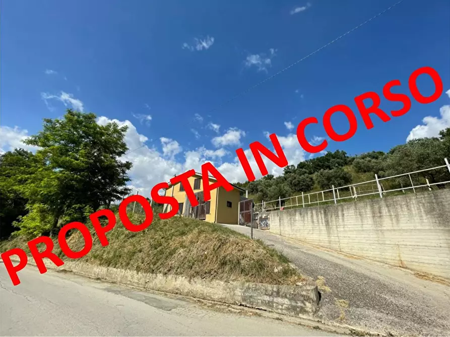 Immagine 1 di Villa in vendita  in c/da Vallone di Valle a Ariano Irpino