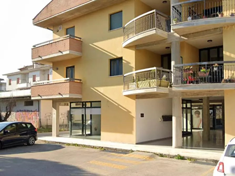Immagine 1 di Locale commerciale in affitto  in Via Salaria a Spinetoli