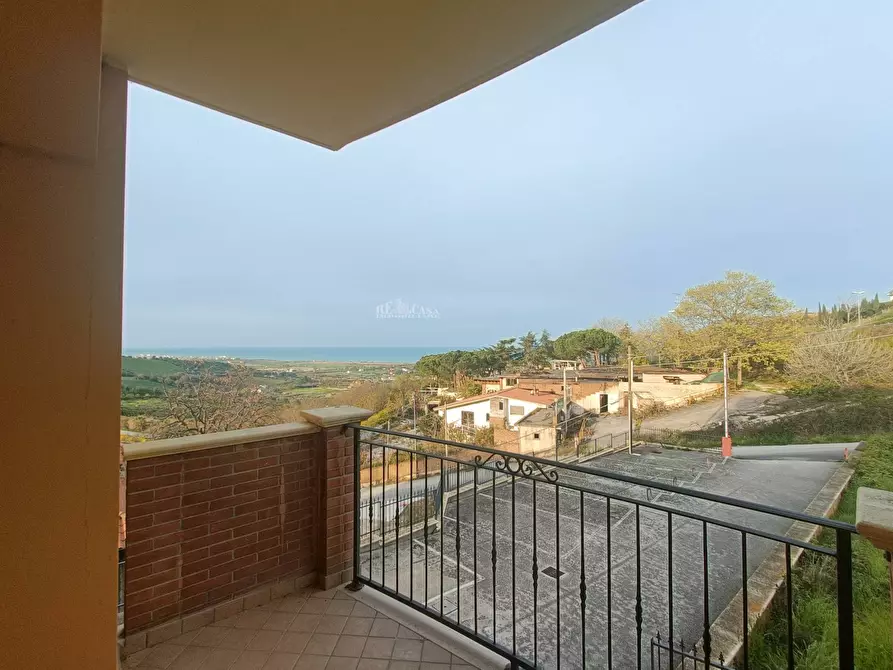Immagine 1 di Appartamento in vendita  in C.da giardino a Ancarano