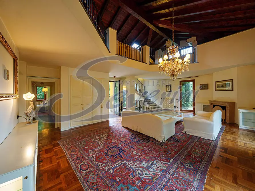 Immagine 1 di Villa in vendita  a Arosio