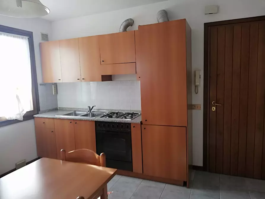 Immagine 1 di Appartamento in affitto  a Montebelluna
