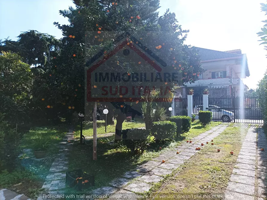 Immagine 1 di Villa in vendita  in via ripuaria a Giugliano In Campania