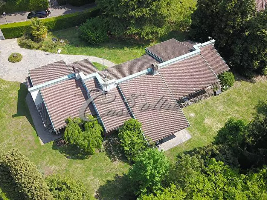 Immagine 1 di Villa in vendita  in Strada Privata della Fagiana a Arosio