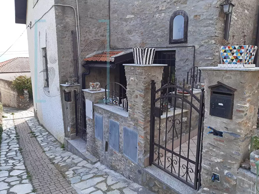 Immagine 1 di Rustico / casale in vendita  in via capitolo a Castelbianco