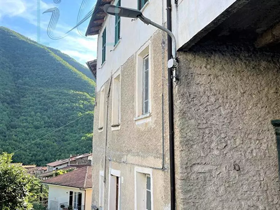 Immagine 1 di Rustico / casale in vendita  in via diaz a Castelbianco