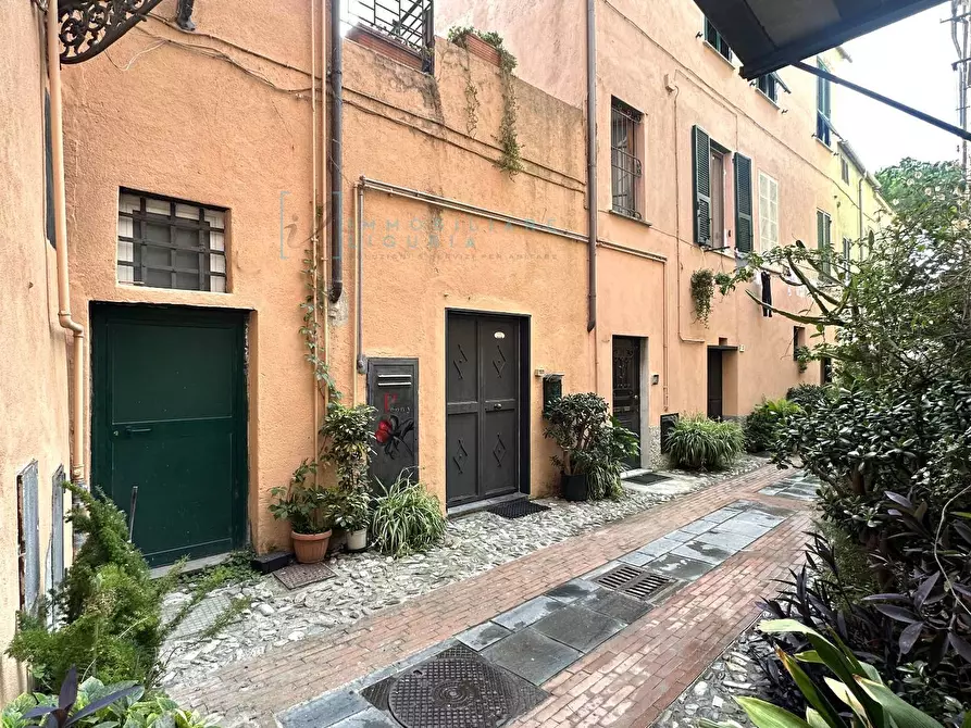Immagine 1 di Appartamento in vendita  in Vico Poggi a Albenga