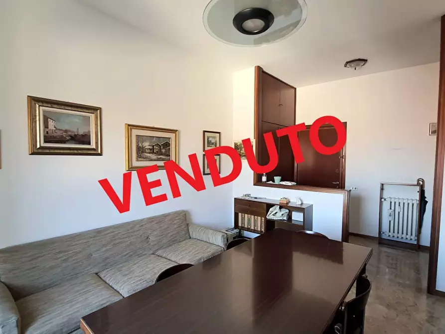 Immagine 1 di Appartamento in vendita  in via fiume a Grezzago