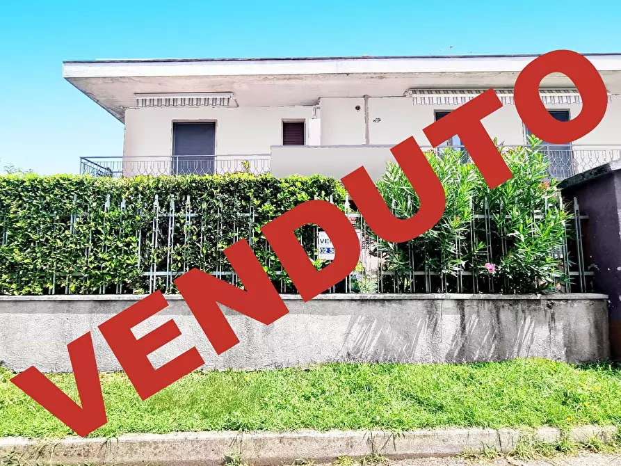 Immagine 1 di Villa in vendita  in via saore a Osio Sotto
