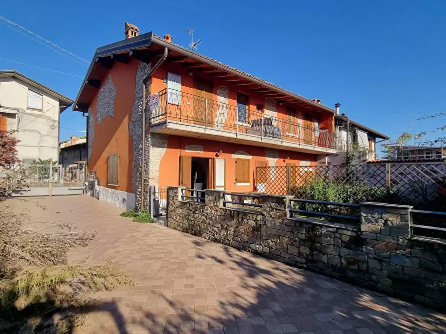 Immagine 1 di Villa in vendita  in via dei mille a Val Brembilla