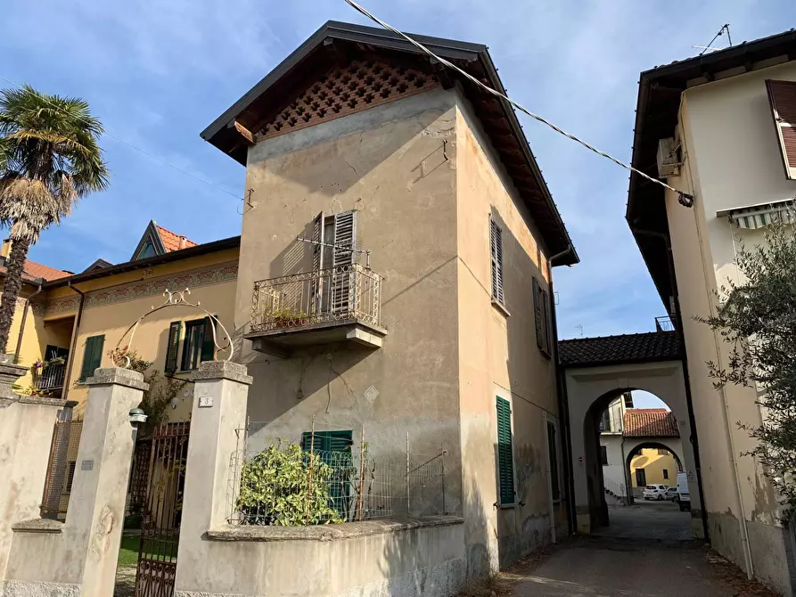 Immagine 1 di Rustico / casale in vendita  in Via Monte Grappa a Malnate