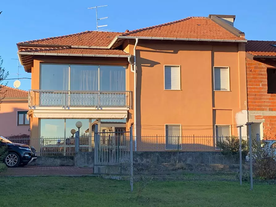 Immagine 1 di Appartamento in vendita  in Via Piave a Besozzo