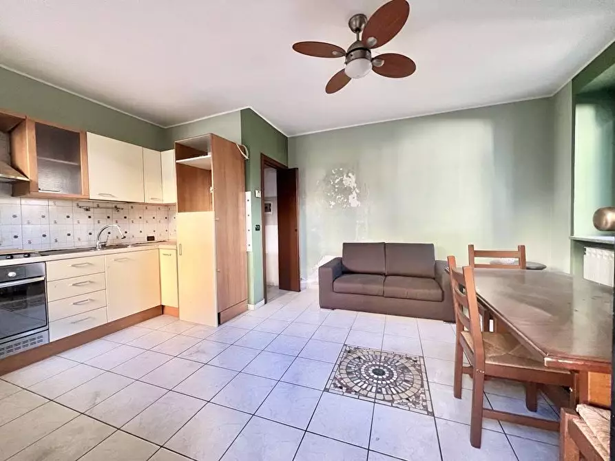 Immagine 1 di Appartamento in vendita  in Via Magenta a Casorate Sempione
