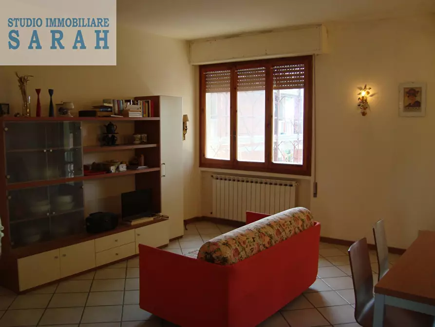 Immagine 1 di Appartamento in vendita  in Via Fiume a Viareggio