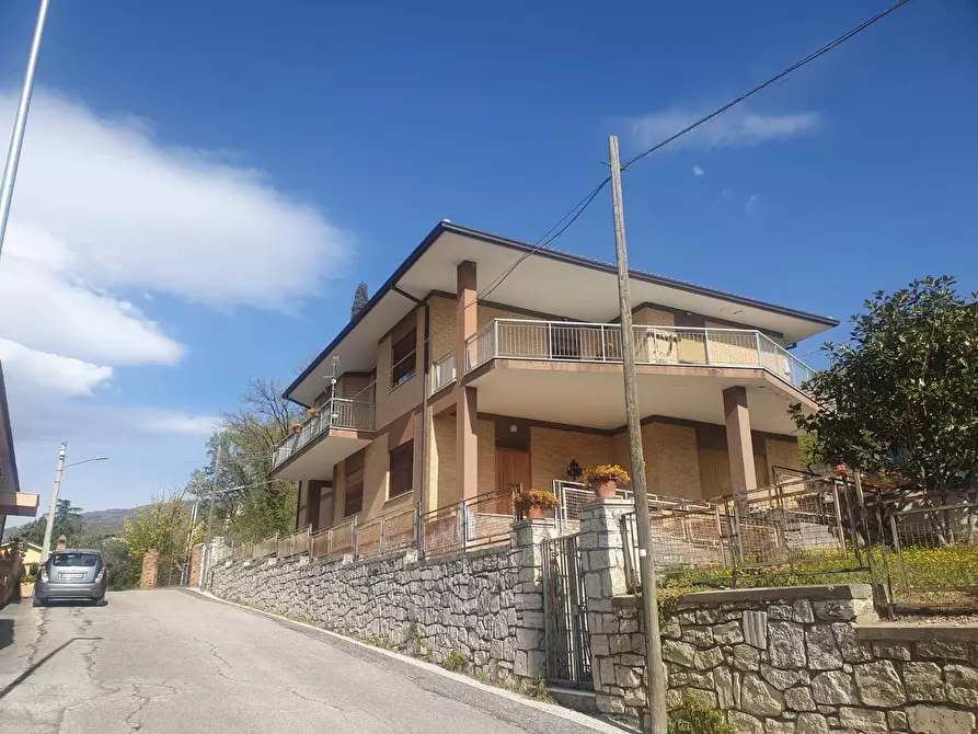 Immagine 1 di Villa in vendita  in IV novembre a Ancarano
