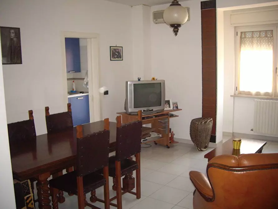 Immagine 1 di Appartamento in vendita  in via zola a Giulianova