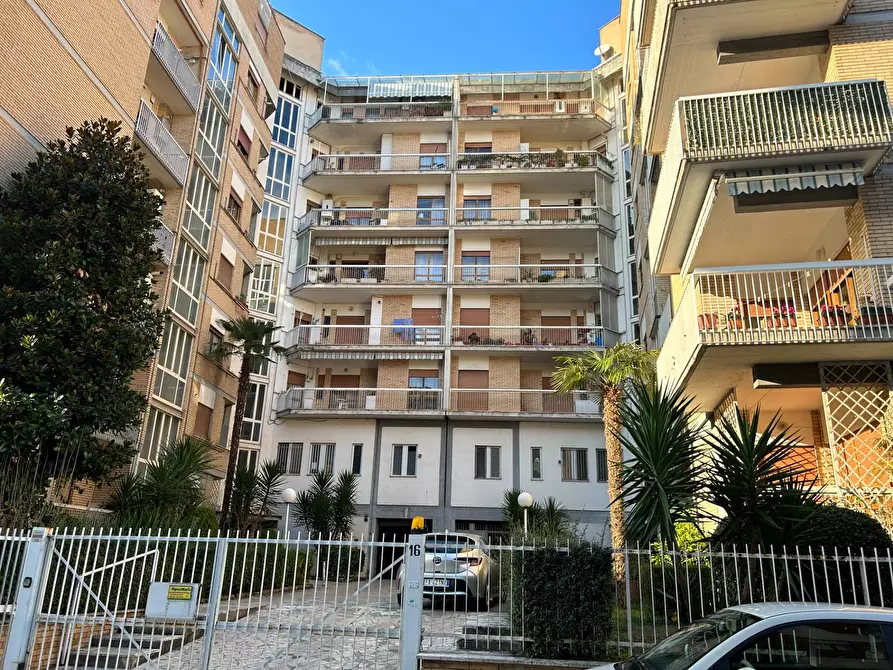 Immagine 1 di Appartamento in vendita  in via urbani a Teramo