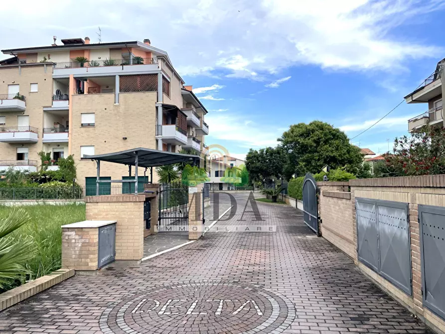 Immagine 1 di Appartamento in vendita  in via L'Aquila a Martinsicuro