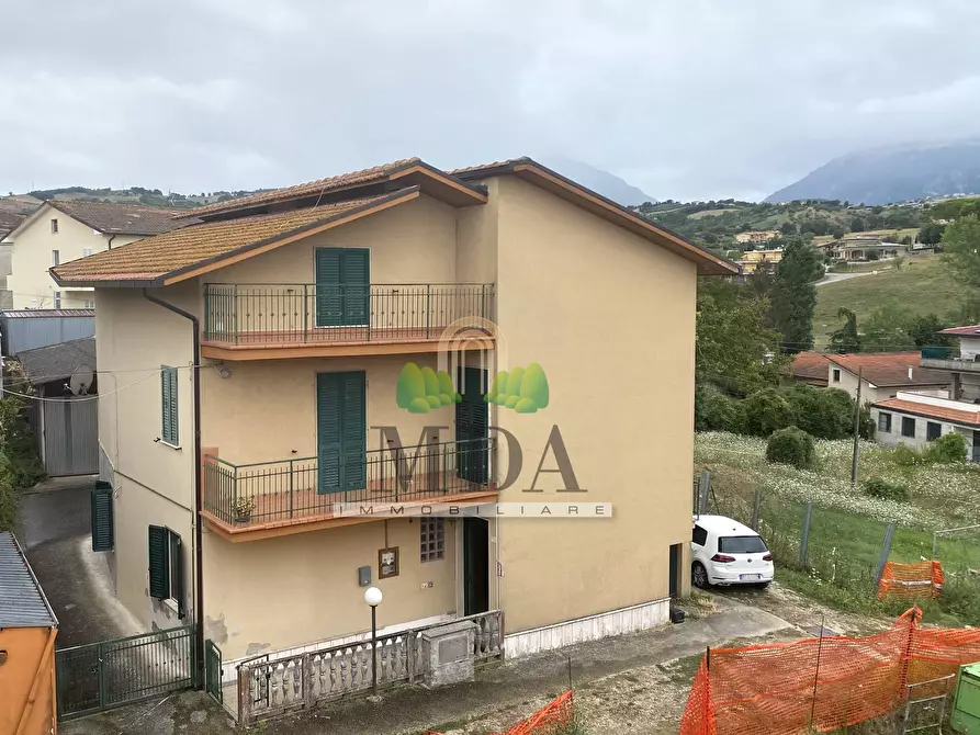 Immagine 1 di Appartamento in vendita  in via Mirabili a Campli