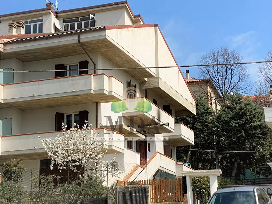 Immagine 1 di Villa in vendita  in Via Aldo Moro a Ancarano