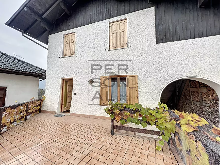 Immagine 1 di Casa indipendente in vendita  in Carzano a Bieno