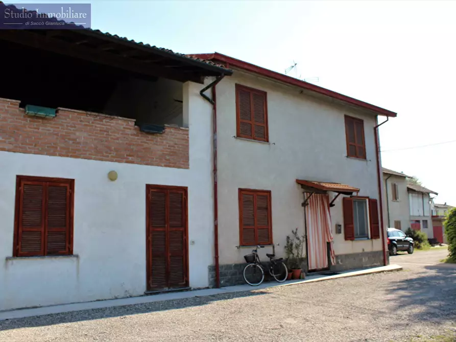 Immagine 1 di Villa in vendita  in Via 5 Martiri della Liberazione a Bressana Bottarone