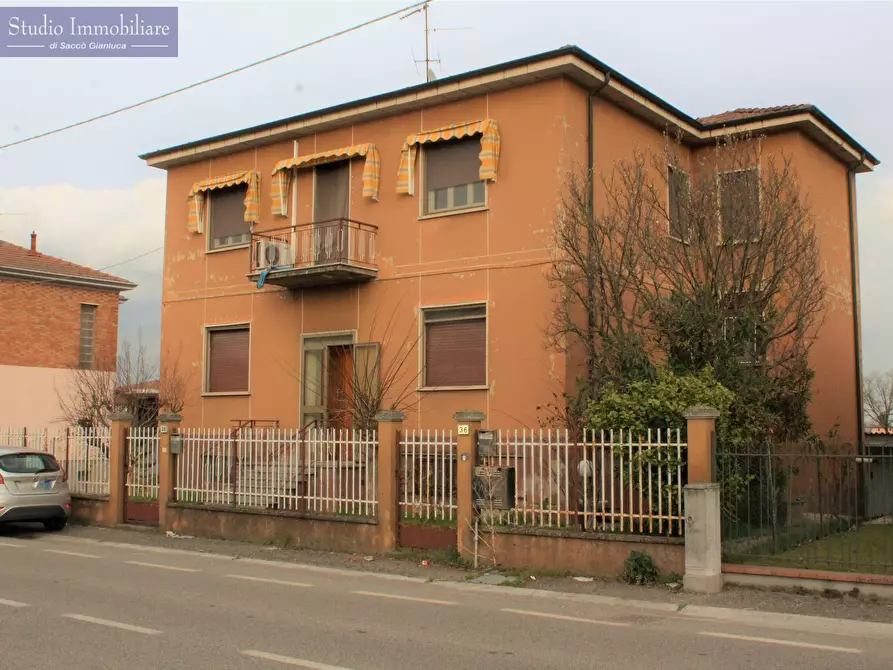 Immagine 1 di Villa in vendita  in Via Castellazzo a Bressana Bottarone