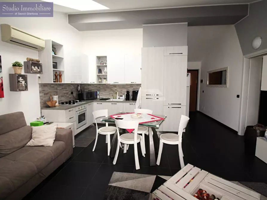 Immagine 1 di Appartamento in vendita  in Via Meda a Albaredo Arnaboldi