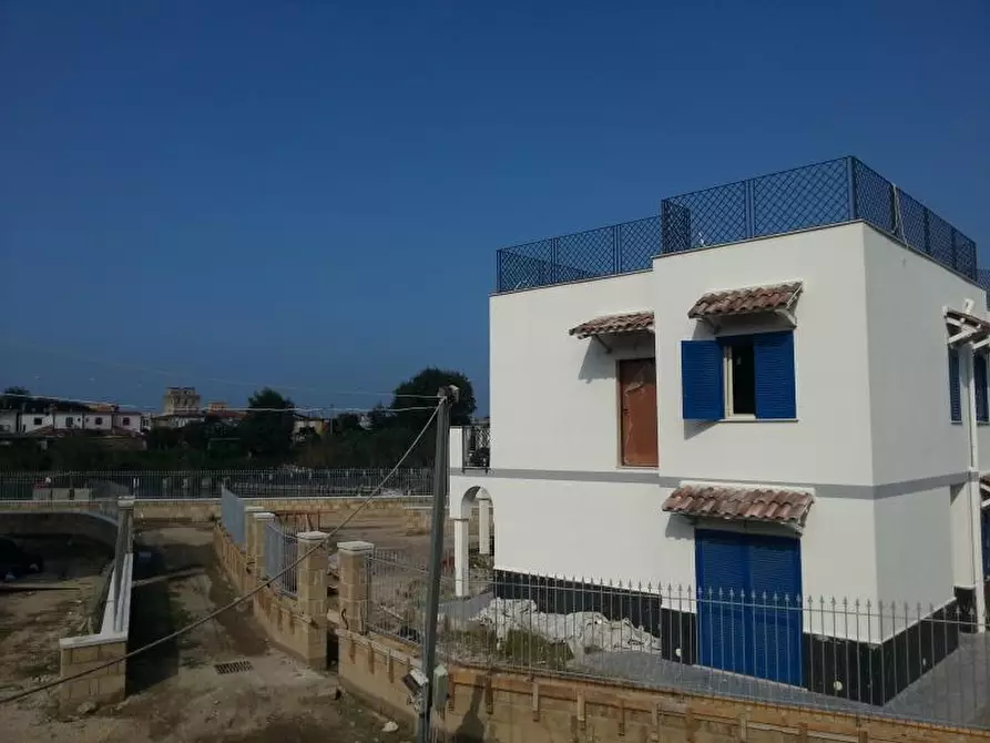 Immagine 1 di Appartamento in vendita  in via lago patria a Giugliano In Campania