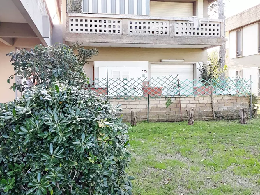 Immagine 1 di Appartamento in vendita  in Via Tronto a Ardea