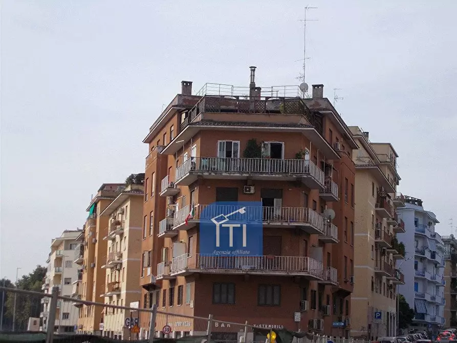 Immagine 1 di Appartamento in vendita  in circonvallazione nomentana a Roma