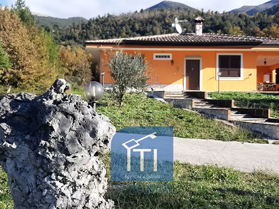 Immagine 1 di Villa in vendita  in via oliveto arso a Mignano Monte Lungo