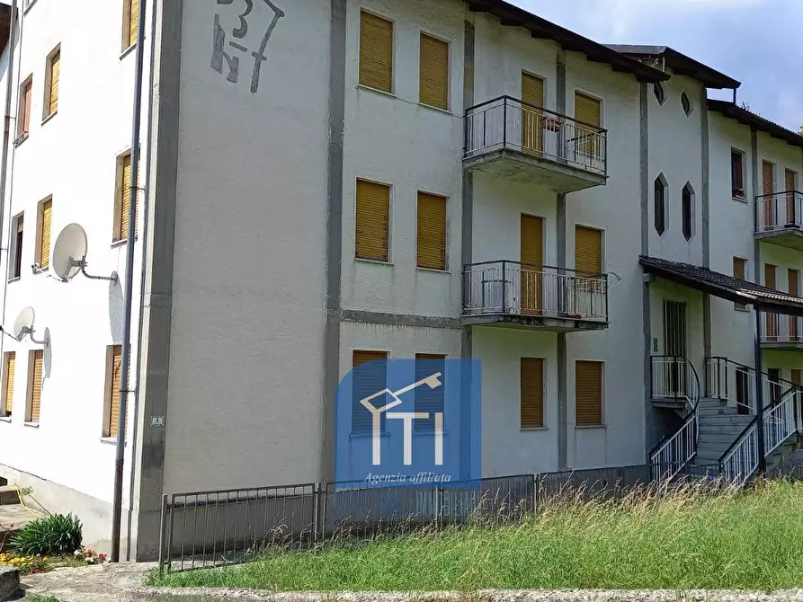Immagine 1 di Appartamento in vendita  in via novareglia a Valchiusa