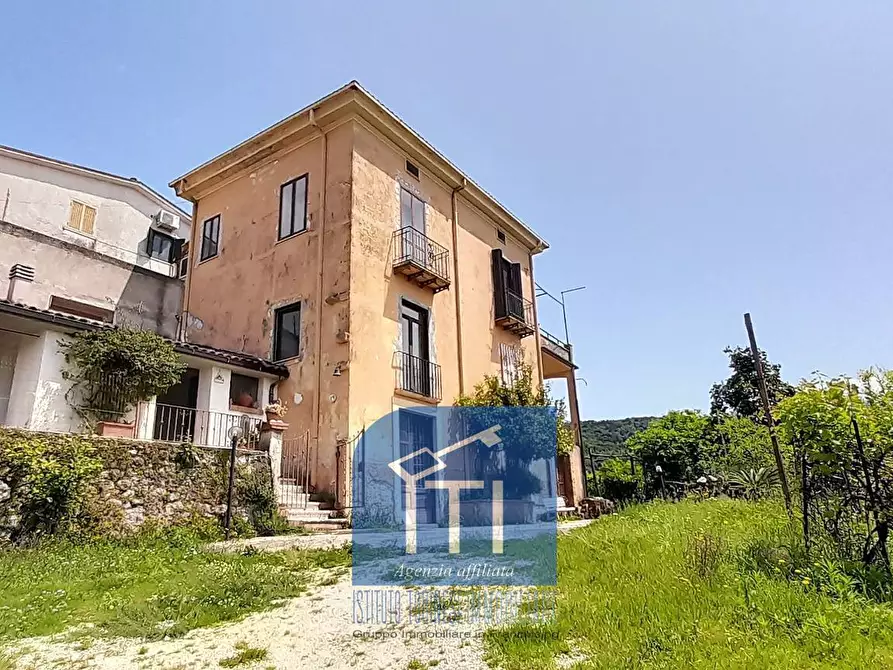Immagine 1 di Villa in vendita  in via mulini a Cervaro