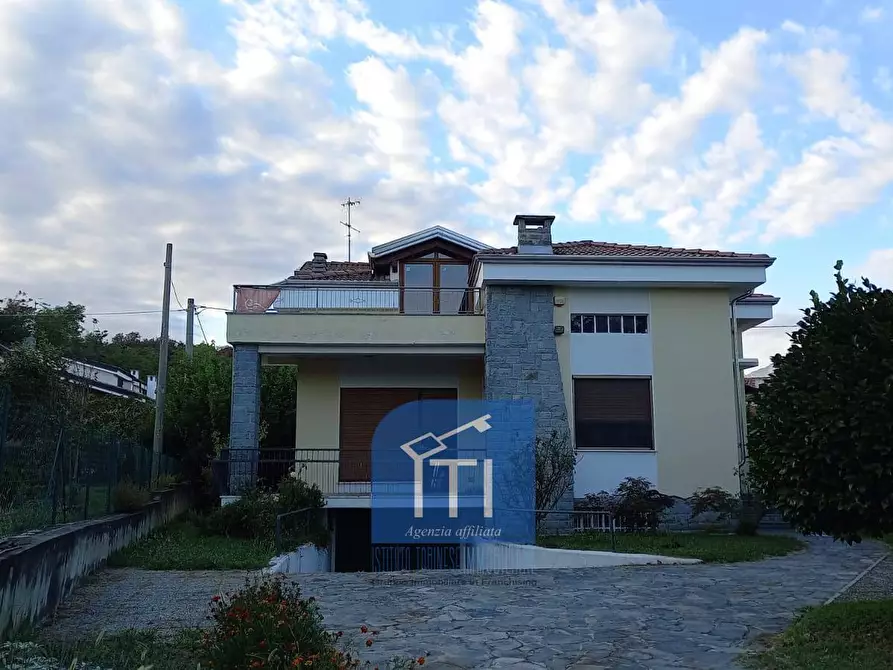 Immagine 1 di Villa in vendita  in Via Torino a Ivrea