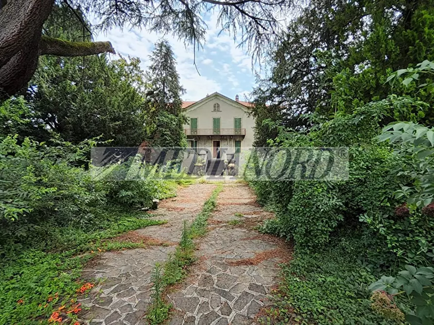 Immagine 1 di Villa in vendita  in villa di serio a Ardesio