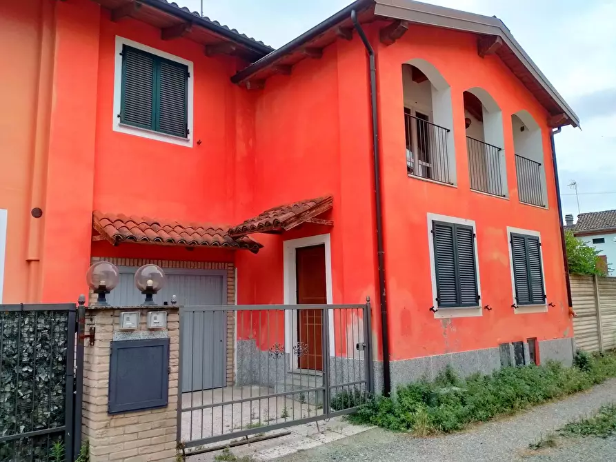 Immagine 1 di Casa indipendente in vendita  in via pasino a Solero