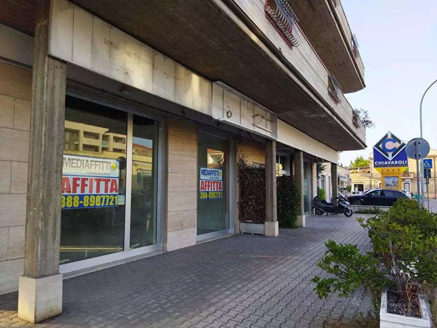 Immagine 1 di Locale commerciale in affitto  a Montesilvano