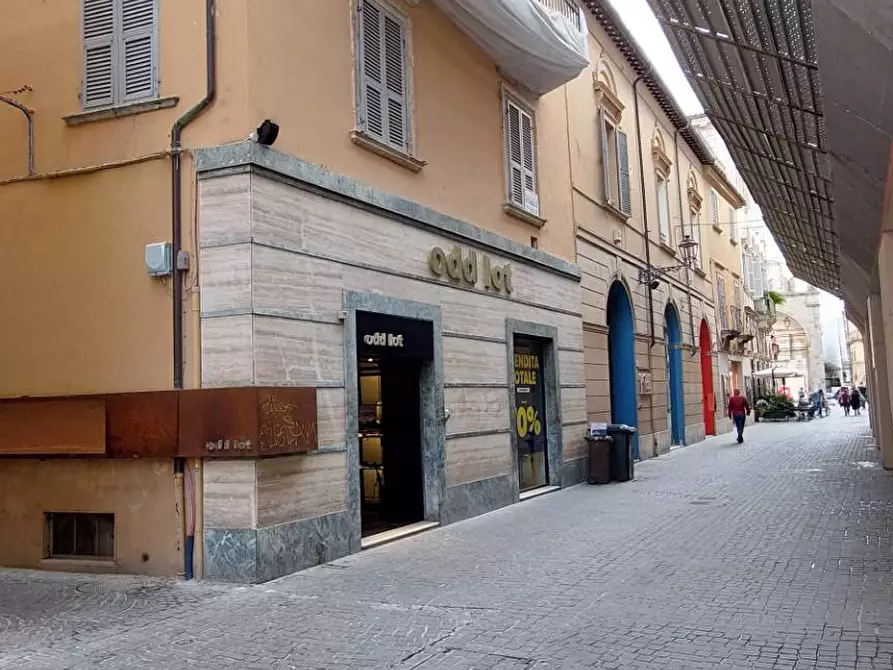 Immagine 1 di Palazzo in vendita  a Ascoli Piceno