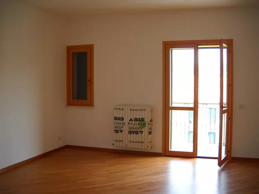 Immagine 1 di Appartamento in affitto  a Ascoli Piceno