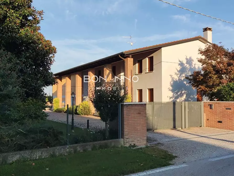 Immagine 1 di Villa in vendita  in via roma a Camposampiero