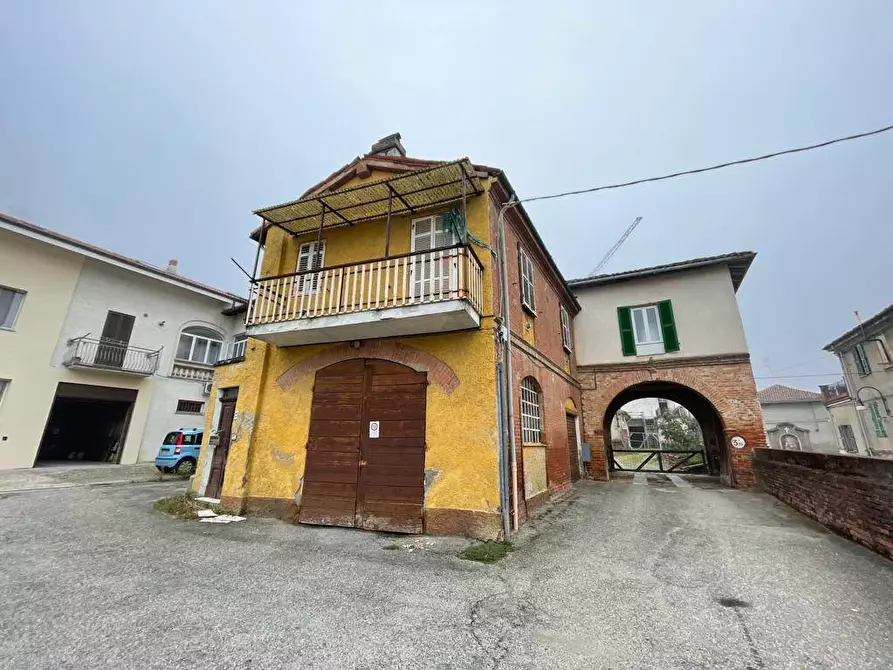 Immagine 1 di Casa indipendente in vendita  a San Salvatore Monferrato