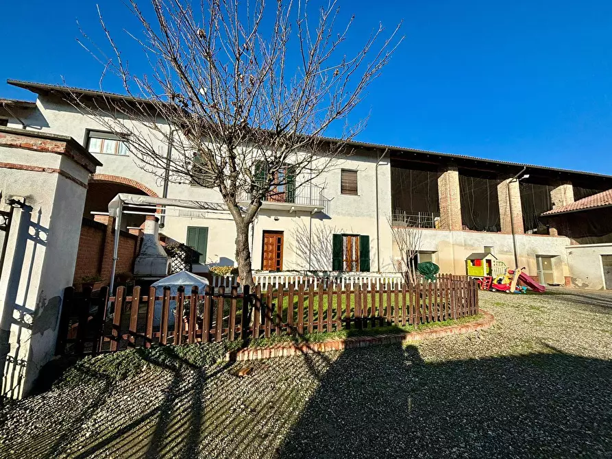 Immagine 1 di Villa in vendita  a Alessandria