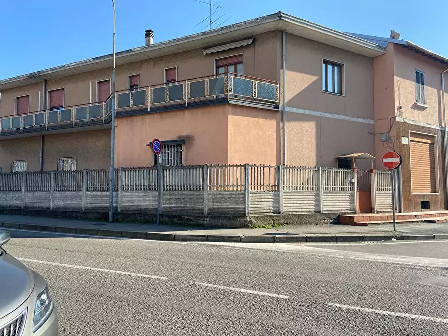 Immagine 1 di Casa indipendente in vendita  a Saronno