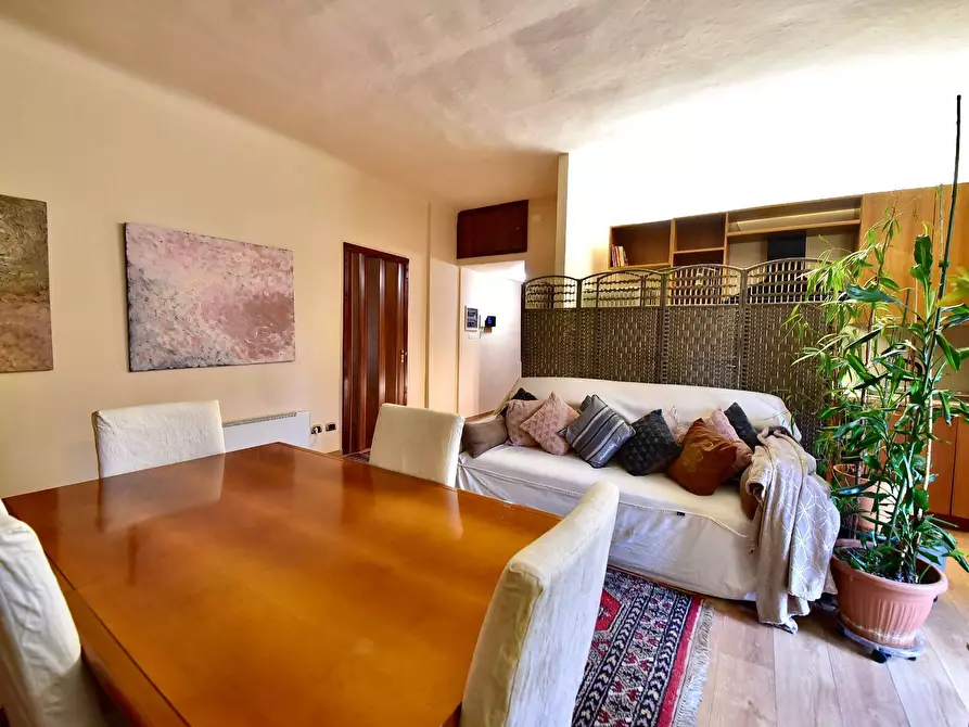 Immagine 1 di Appartamento in vendita  a Saronno